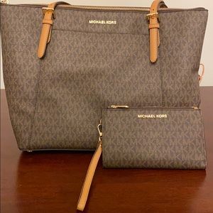 Michael Kors bag and matching wallet bundle